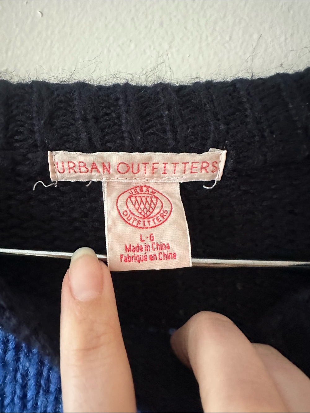 Urban Outfitters • Vintage Boxy Colorblock Sweater in Horizontal Stripe - Picture 6 of 8